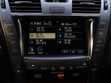 Lexus LS